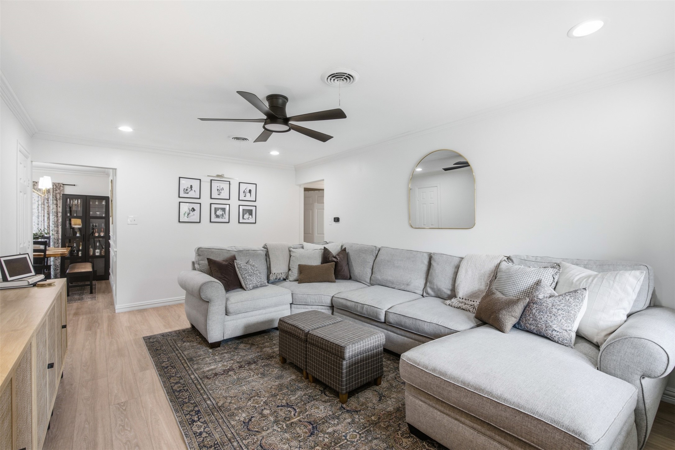 433 La Salle Drive