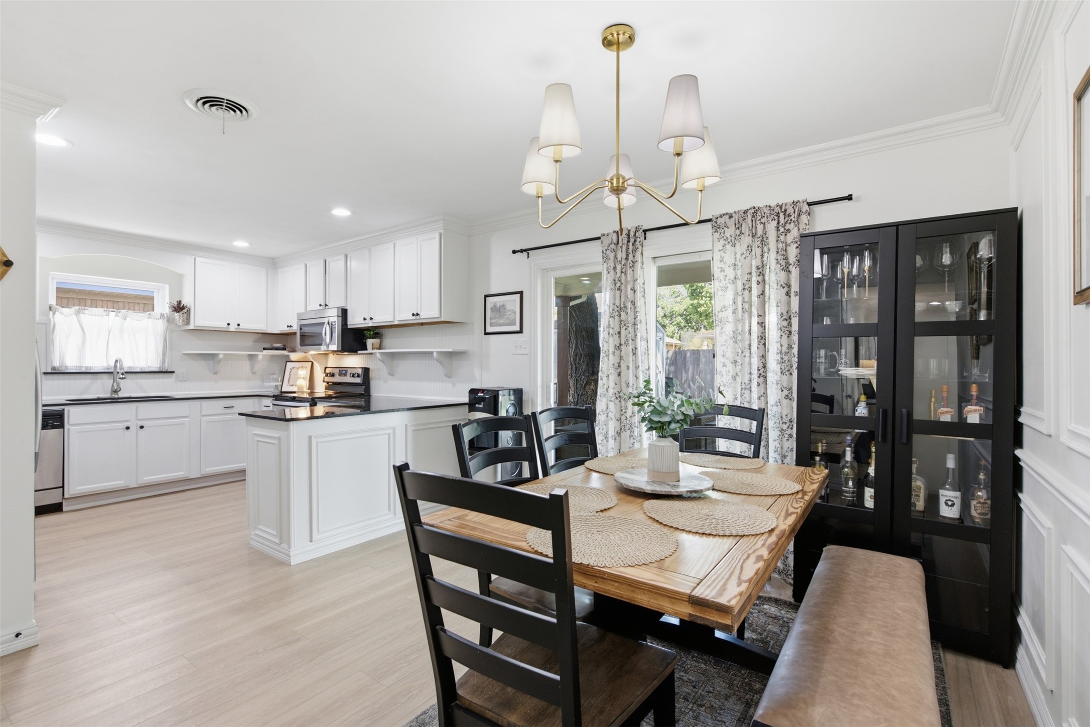 433 La Salle Drive