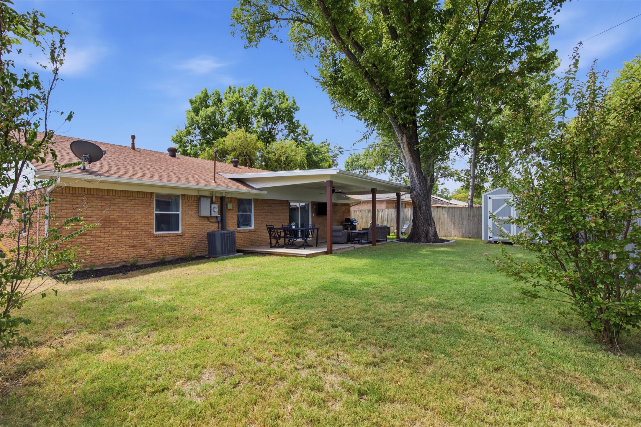433 La Salle Drive