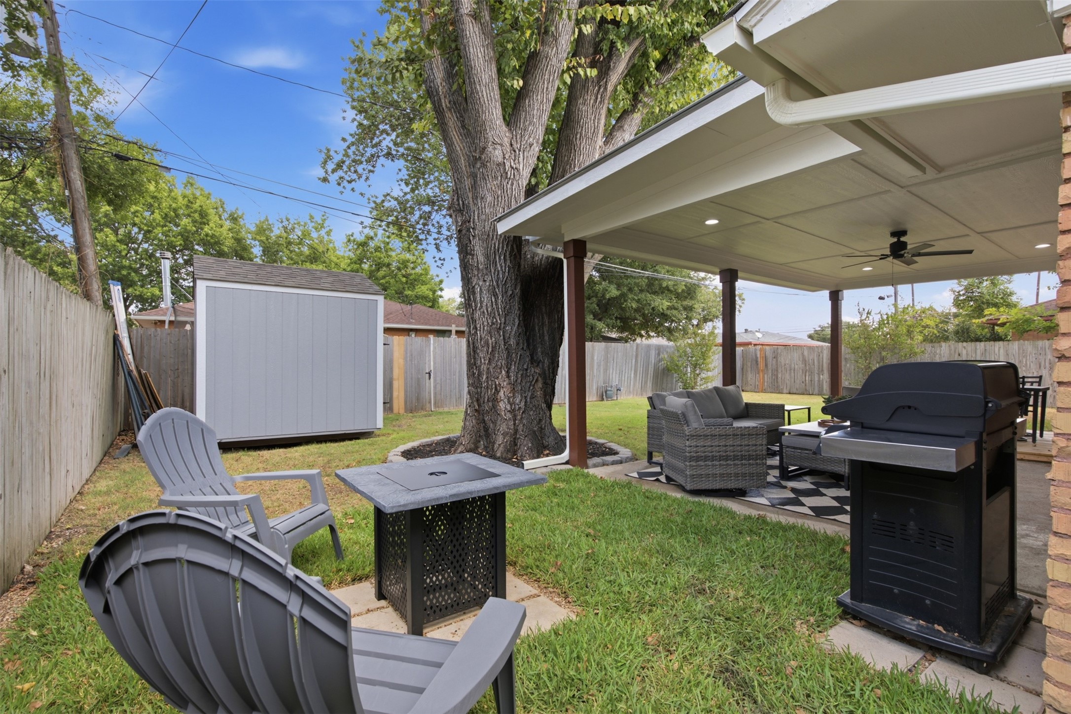 433 La Salle Drive