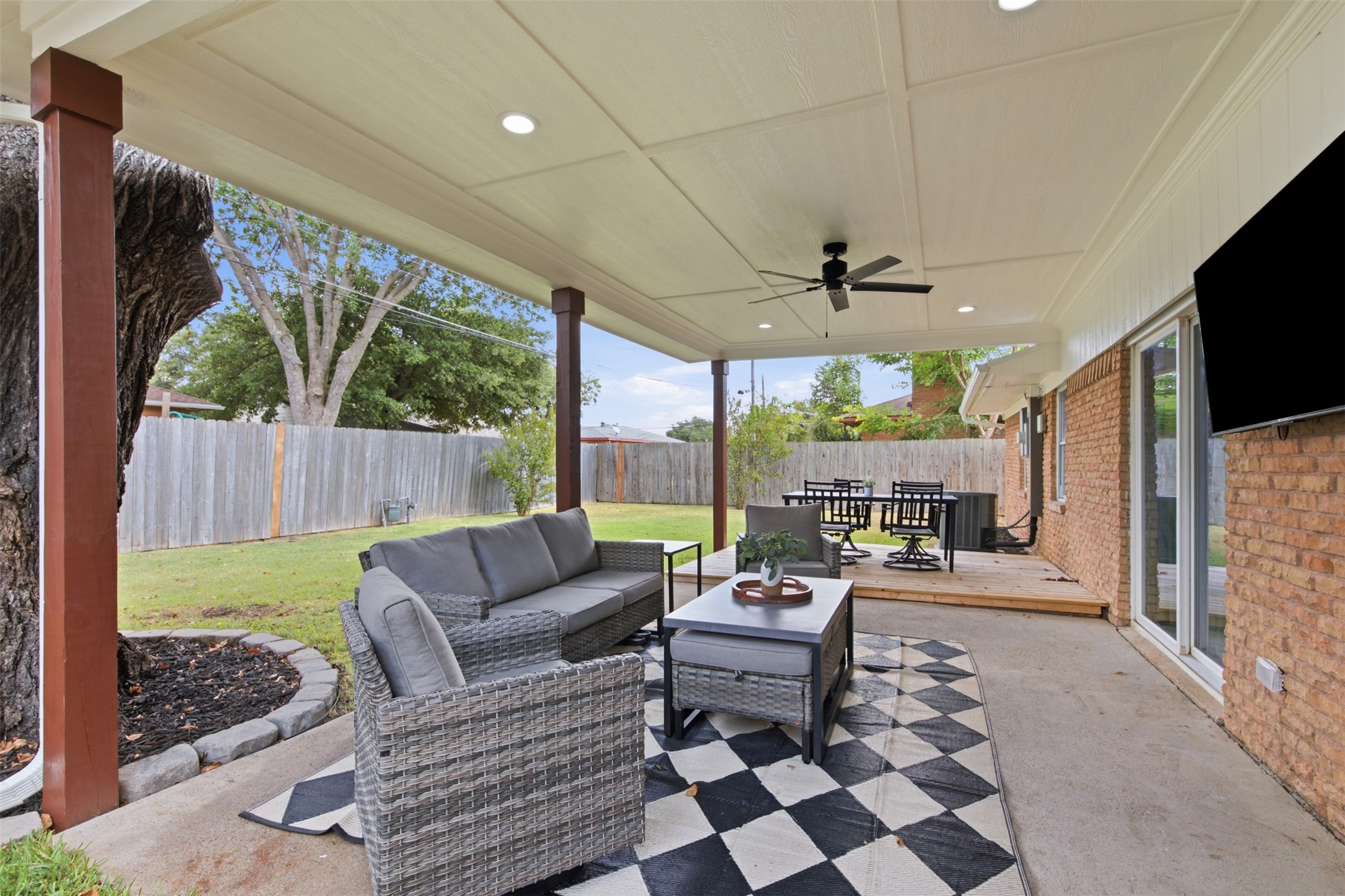 433 La Salle Drive