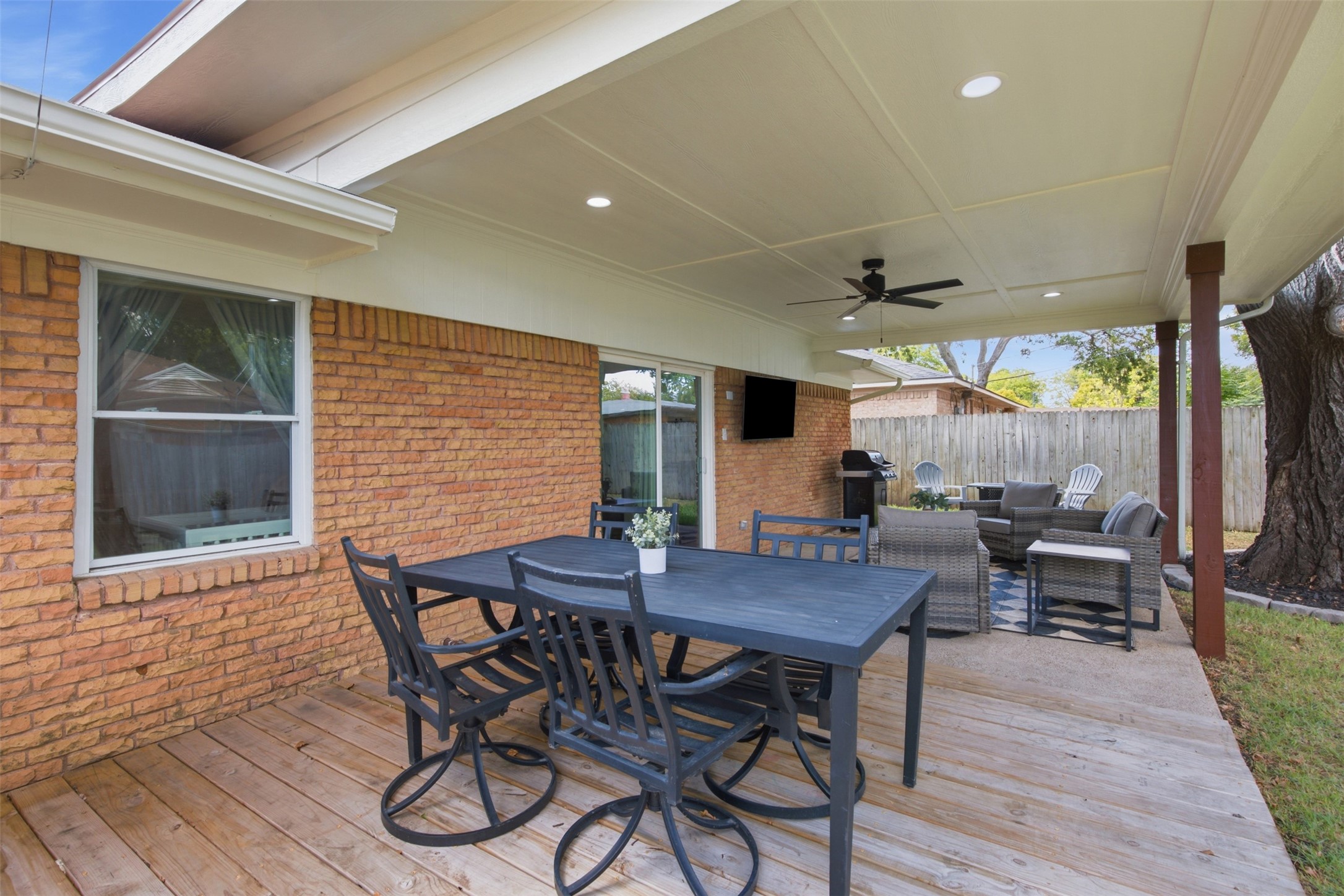 433 La Salle Drive