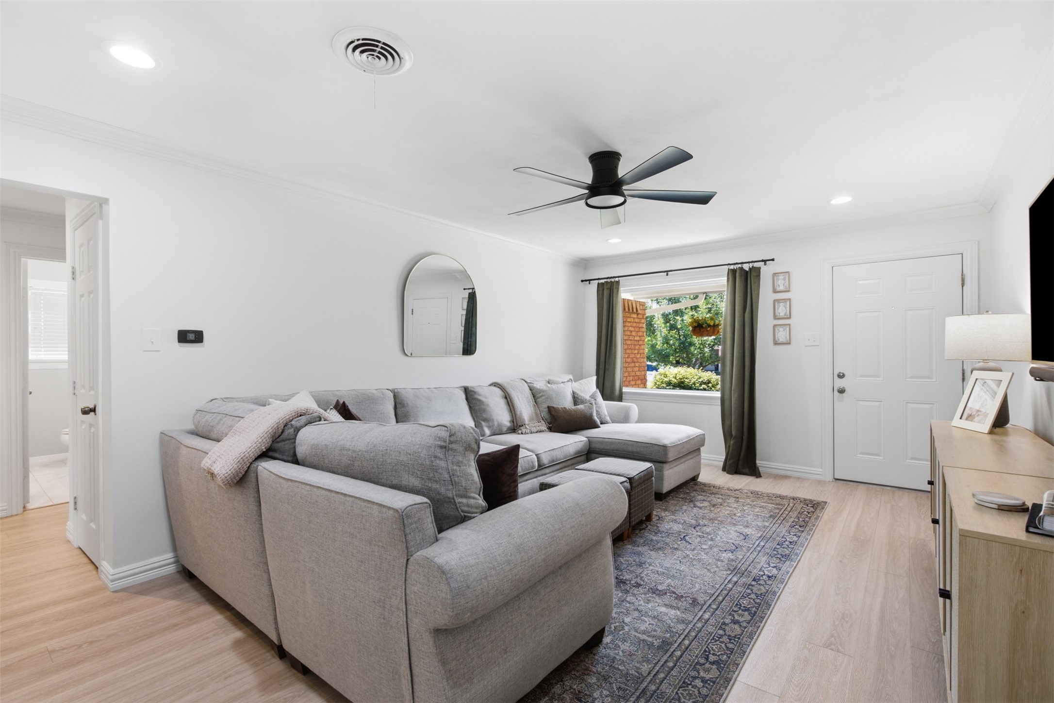 433 La Salle Drive