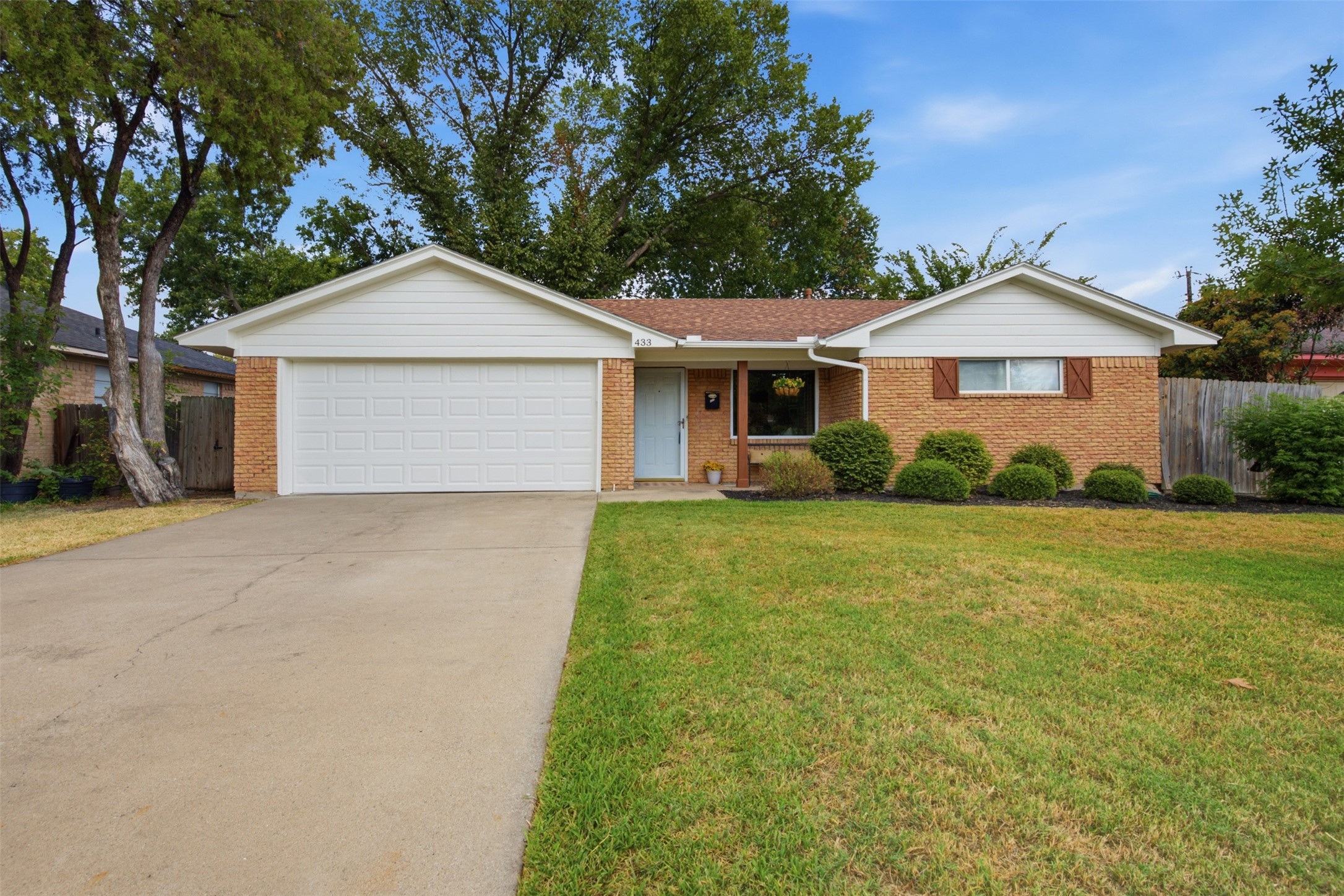433 La Salle Drive