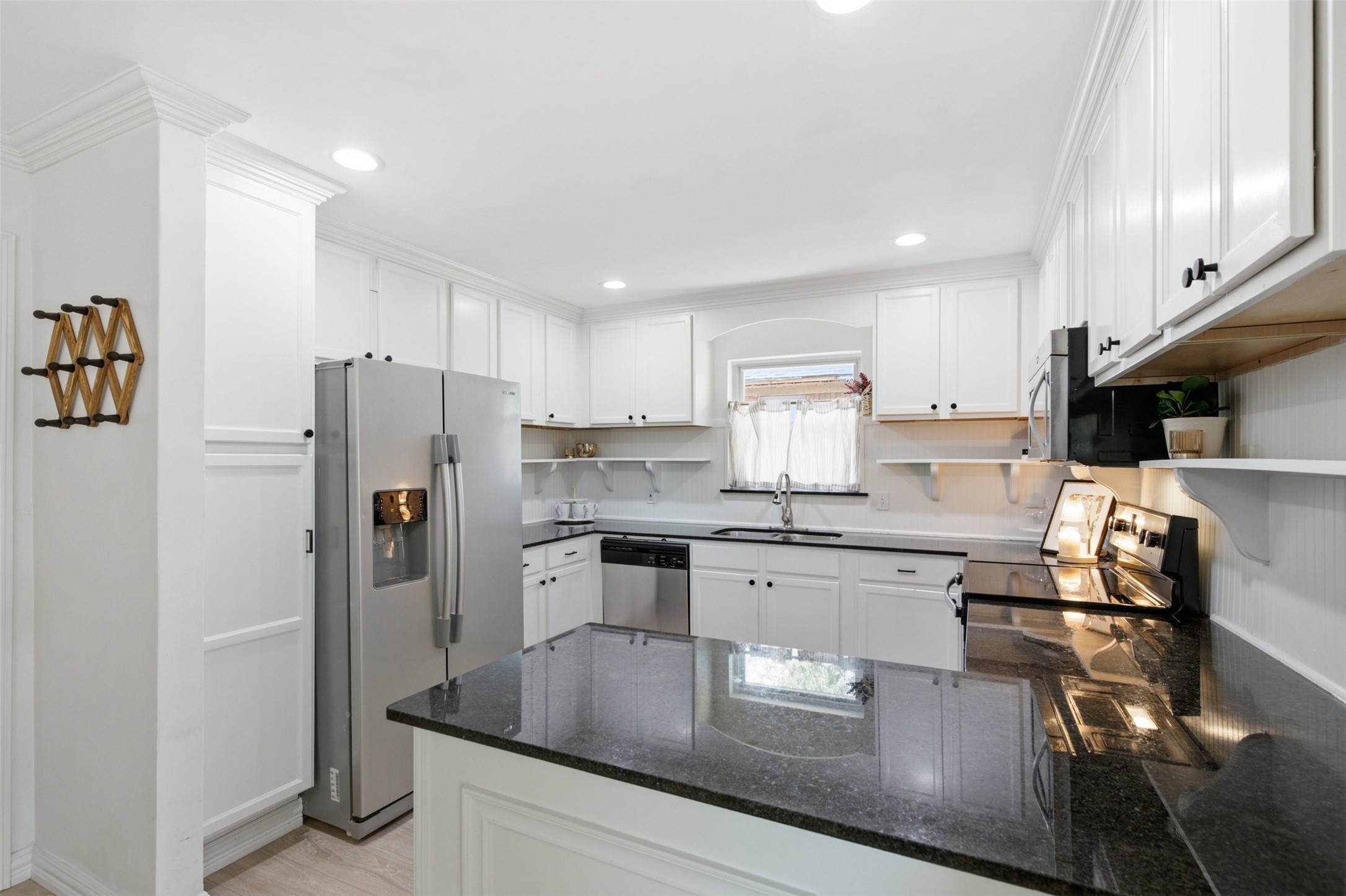 433 La Salle Drive