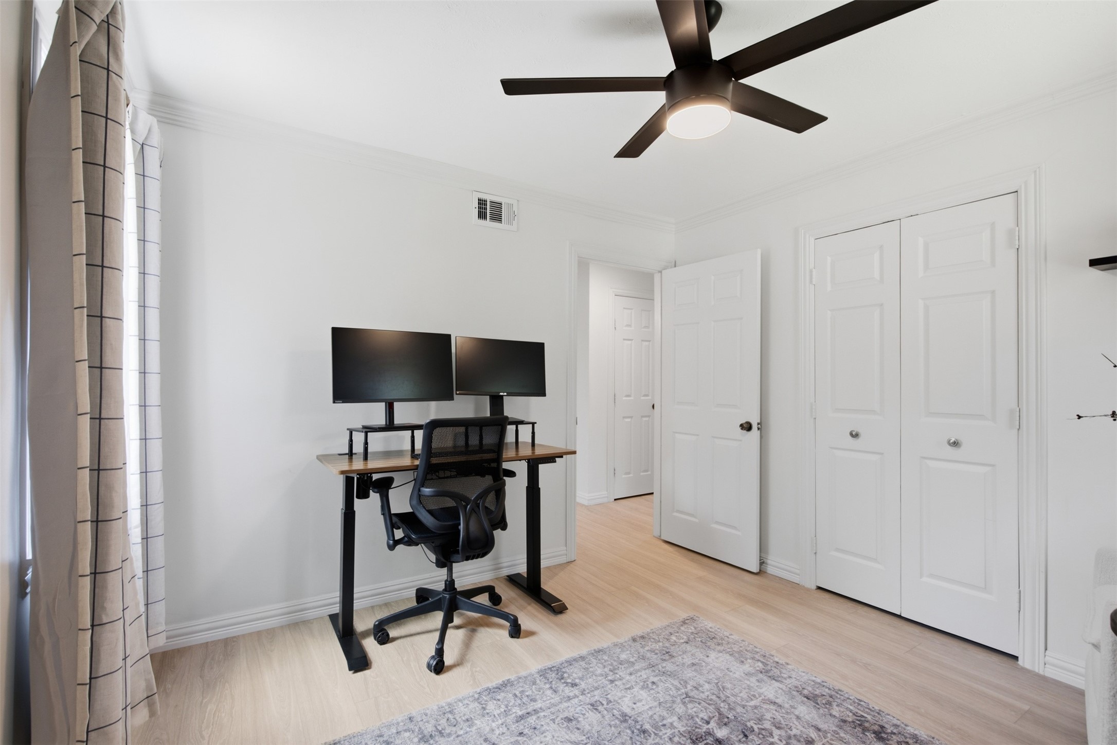 433 La Salle Drive