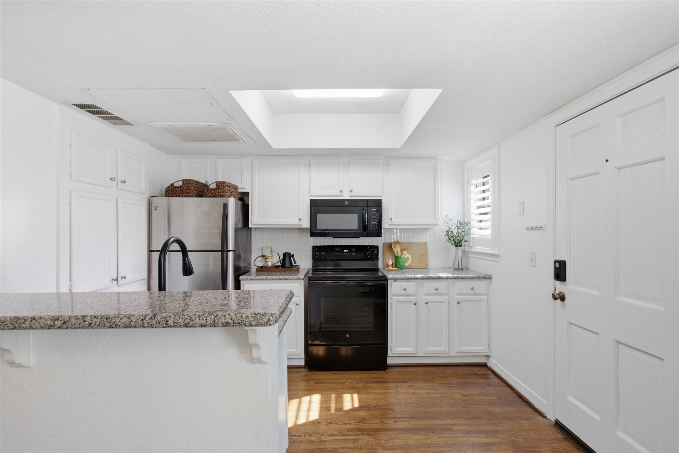 6355 Oriole Drive 6355