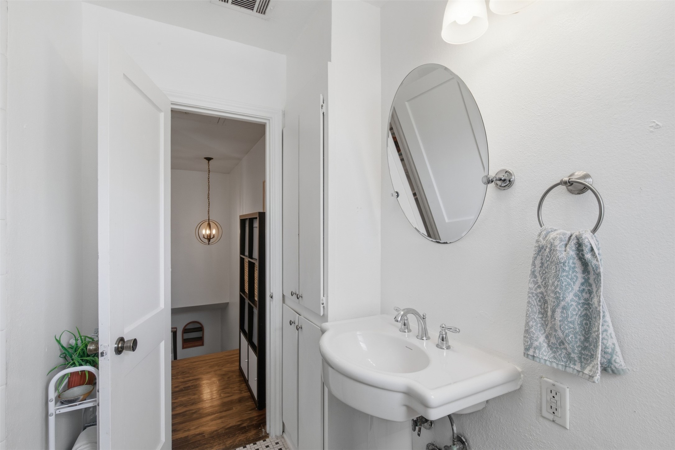 6355 Oriole Drive 6355
