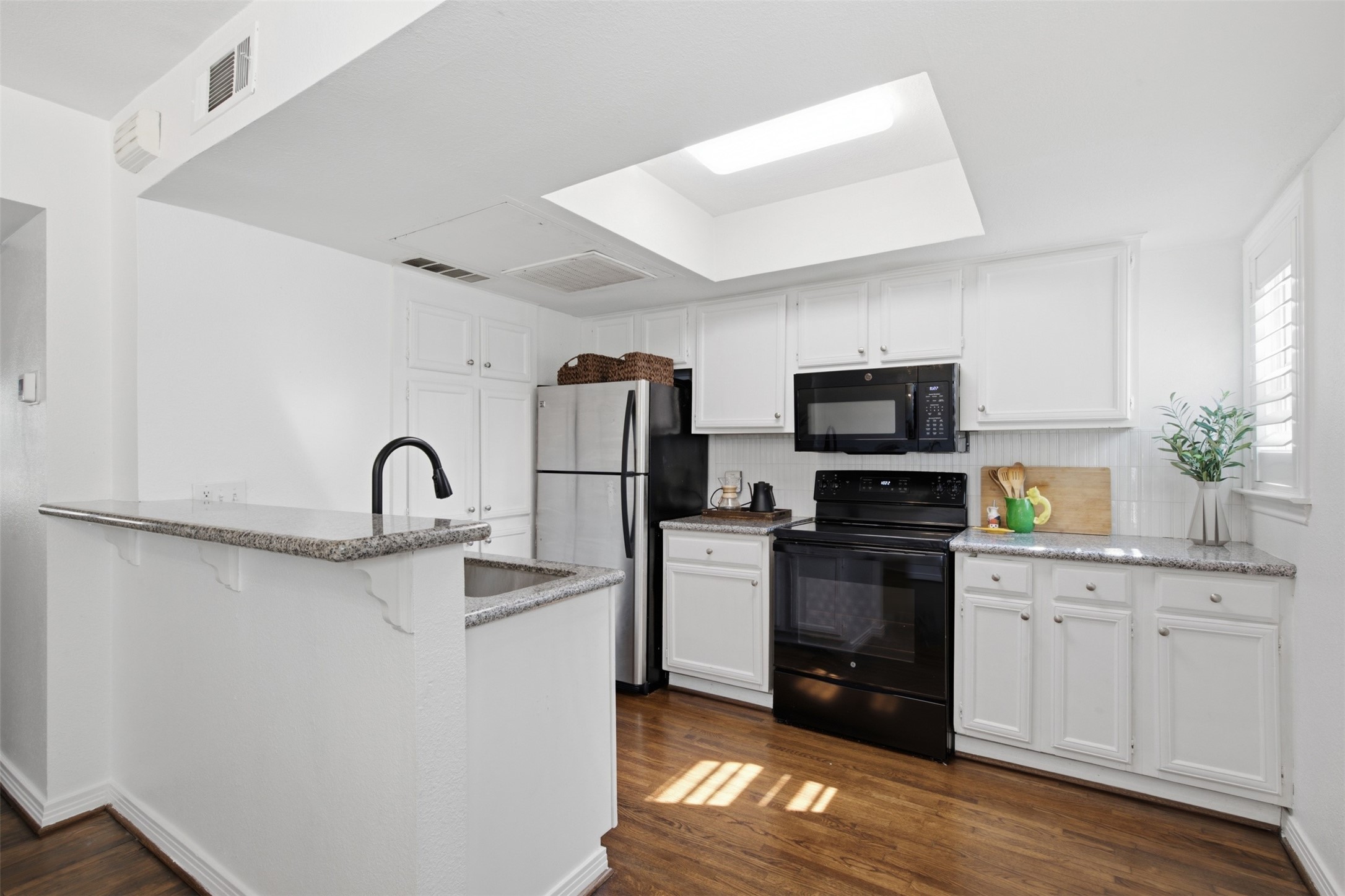 6355 Oriole Drive 6355