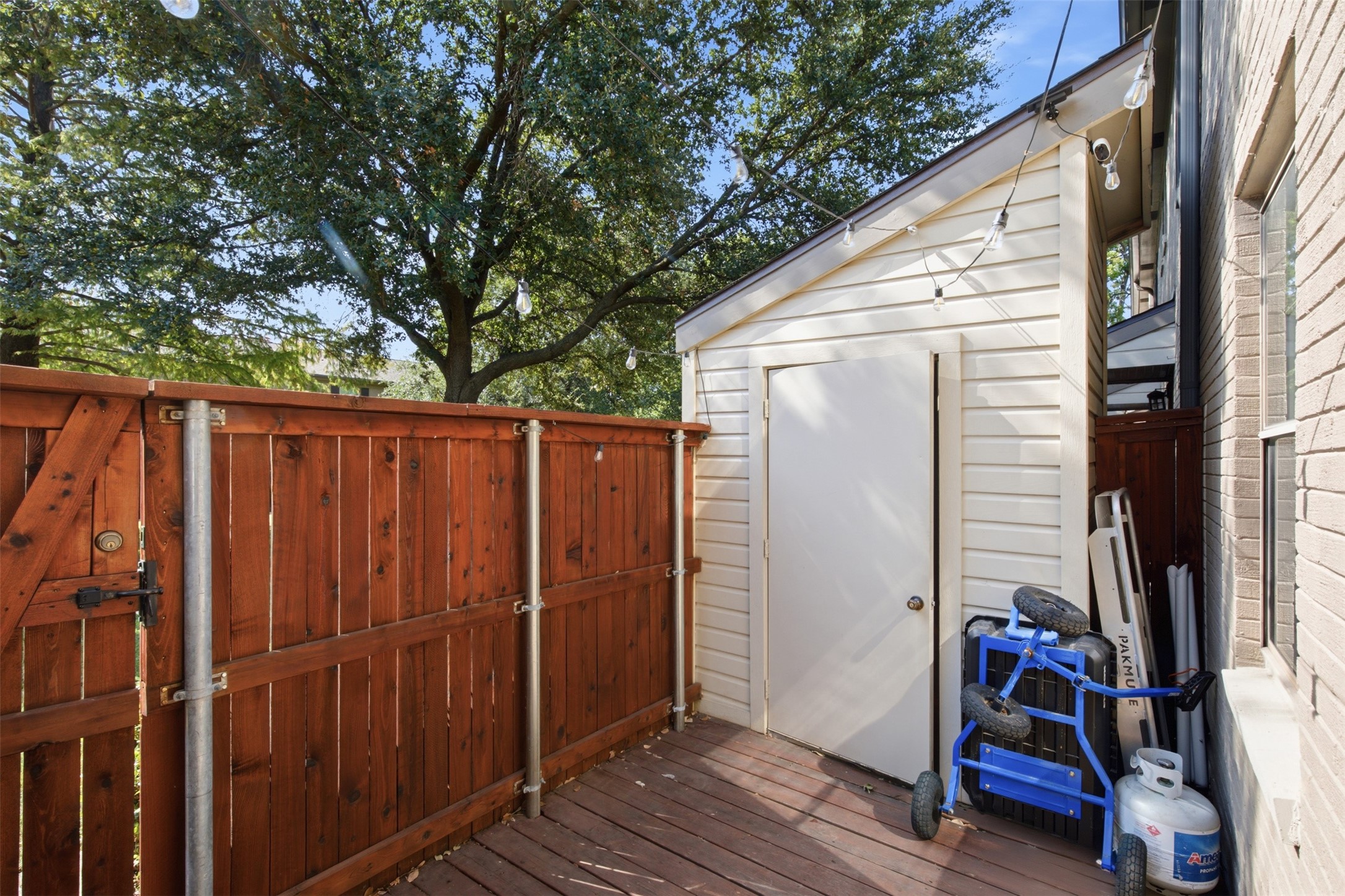 6355 Oriole Drive 6355
