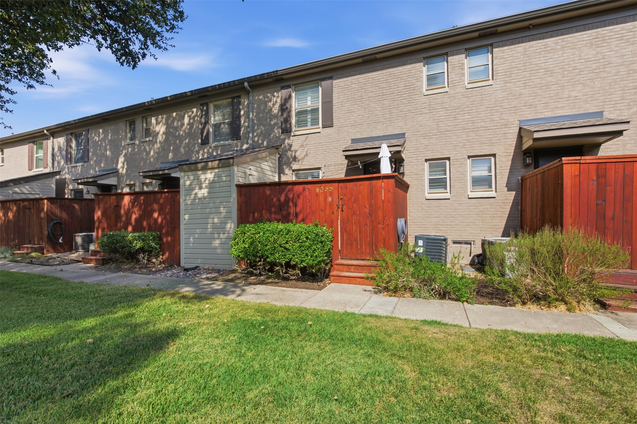 6355 Oriole Drive 6355