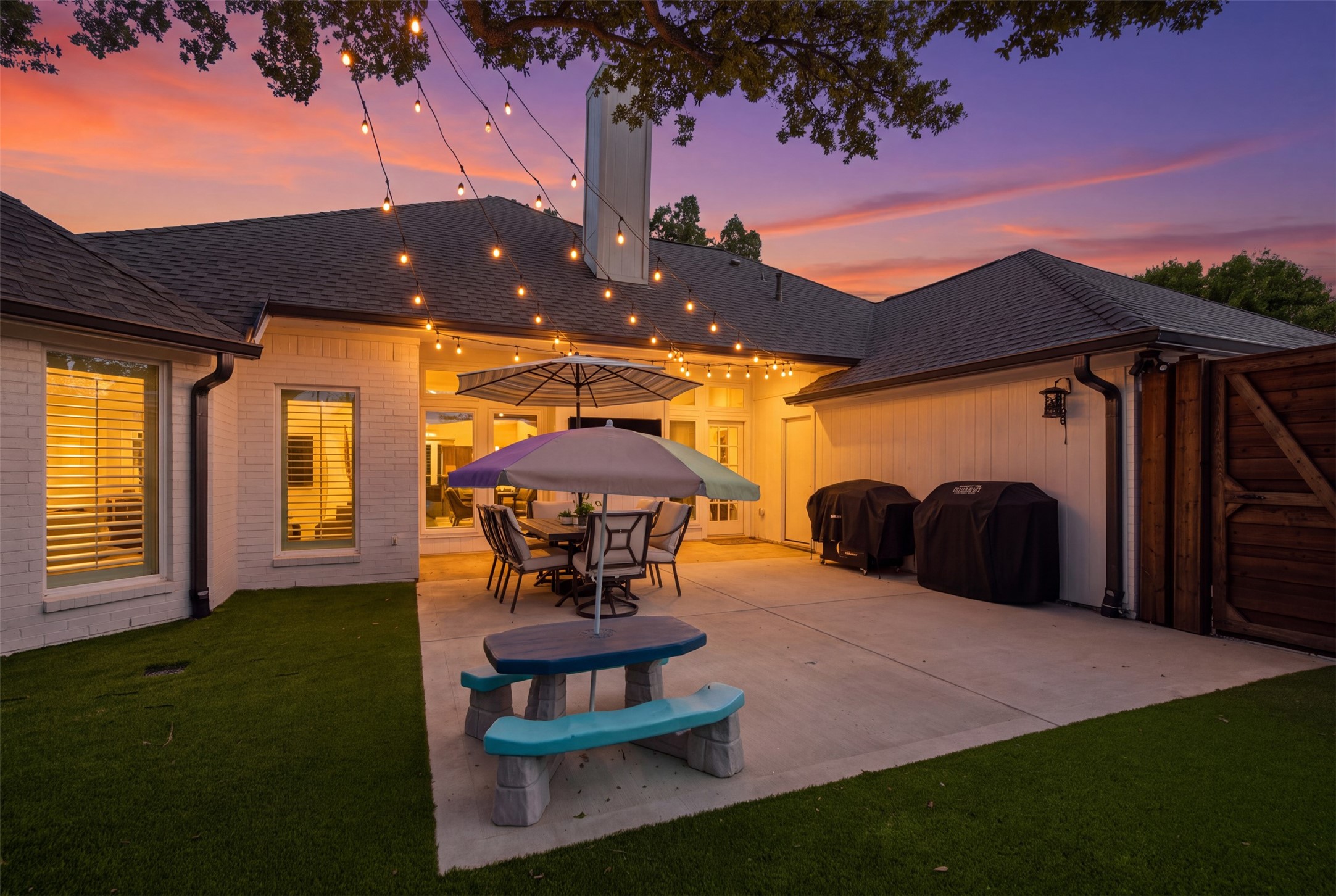121 Lansdowne Circle