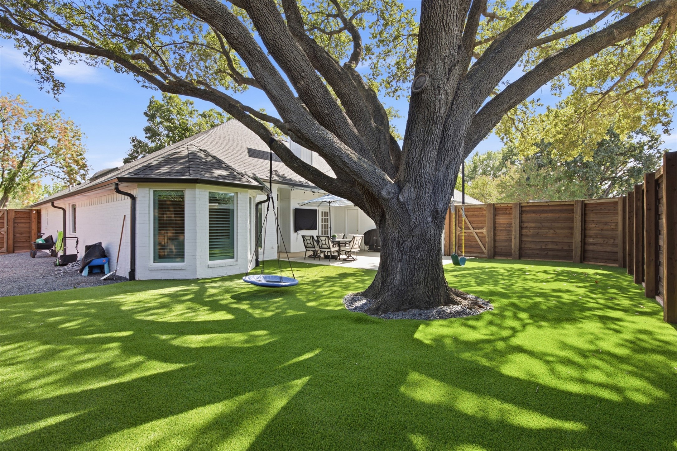 121 Lansdowne Circle
