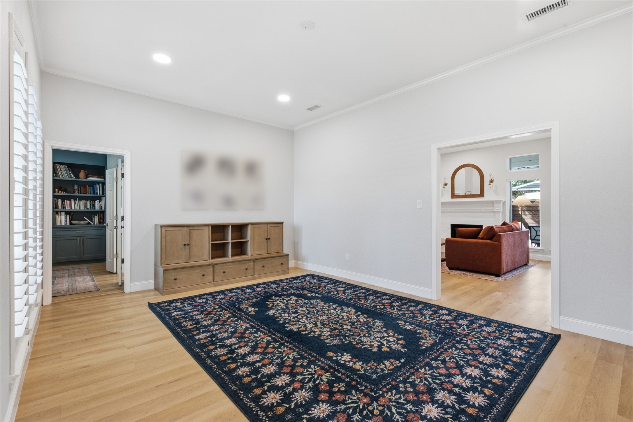 121 Lansdowne Circle