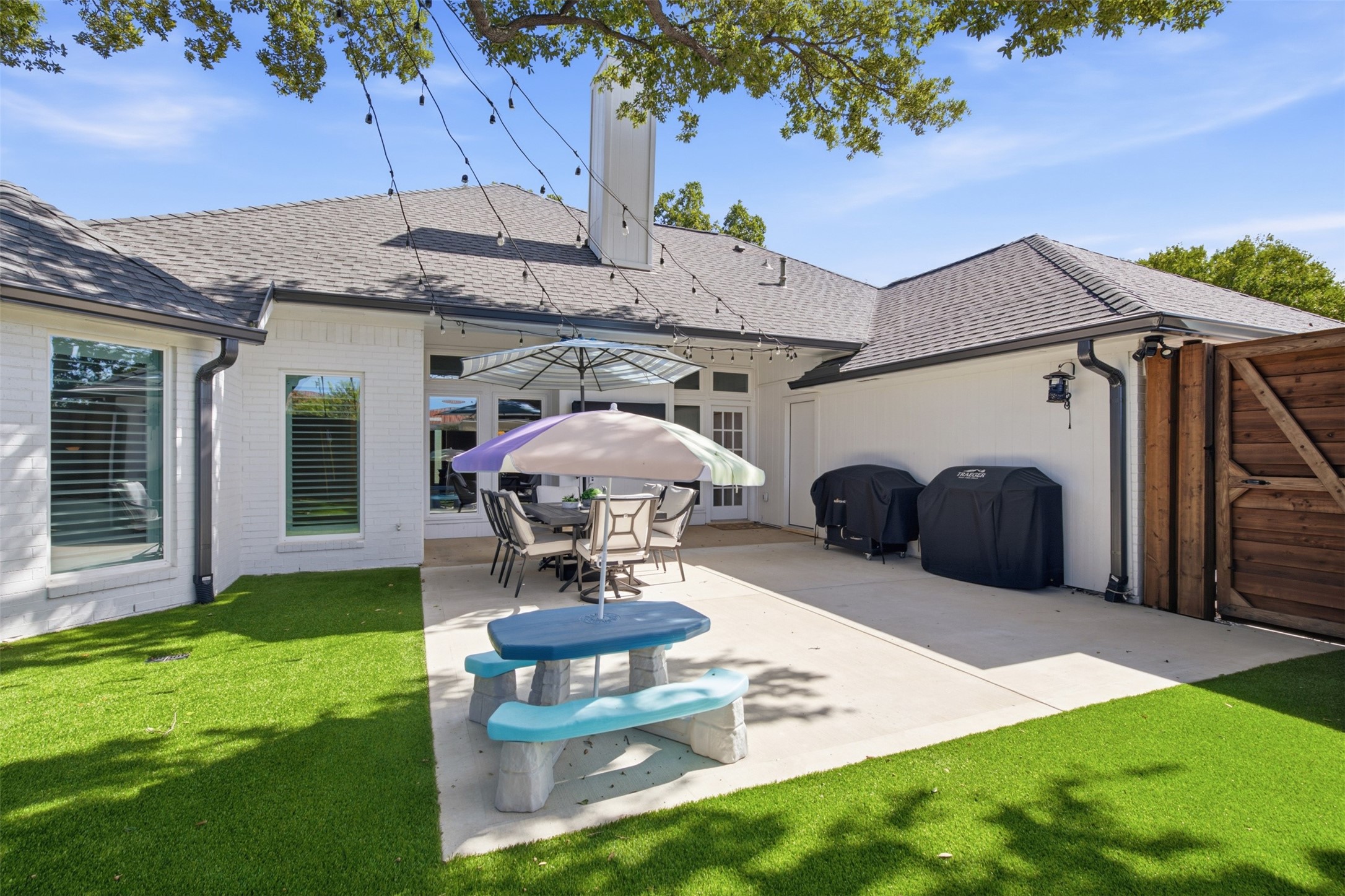 121 Lansdowne Circle