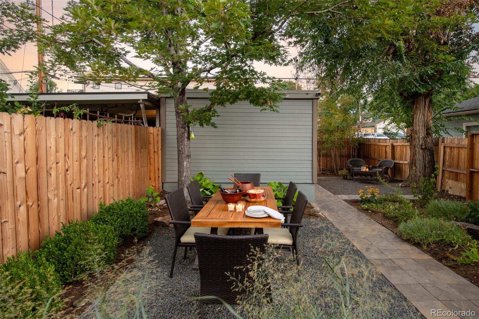 3323 N Clay Street