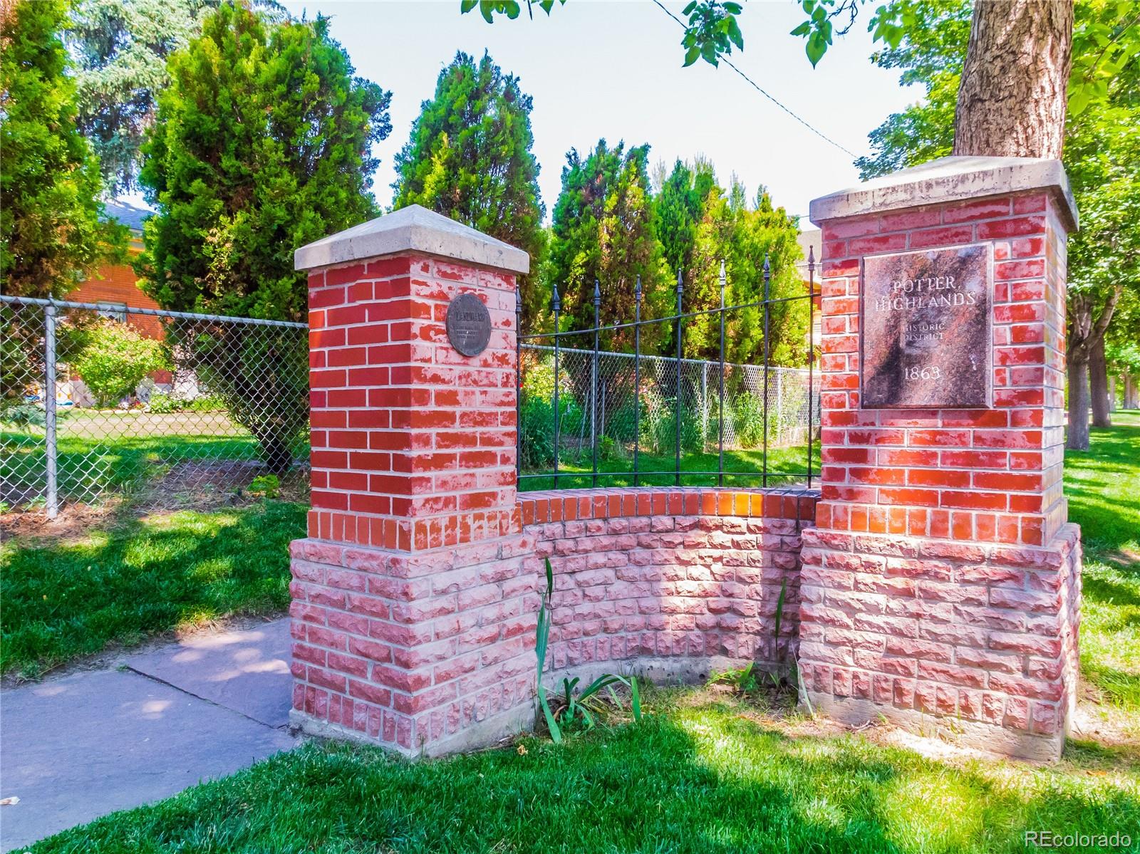 3323 N Clay Street