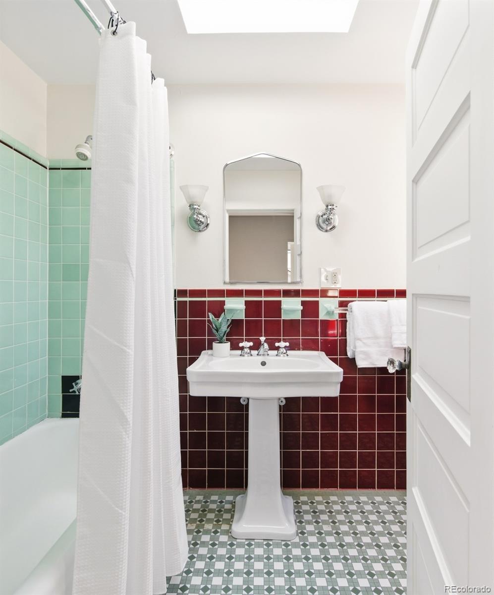 2057 Clermont Street