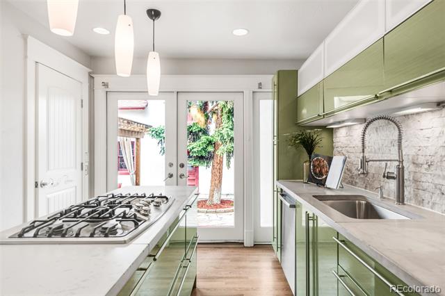 2715 W 37th Avenue