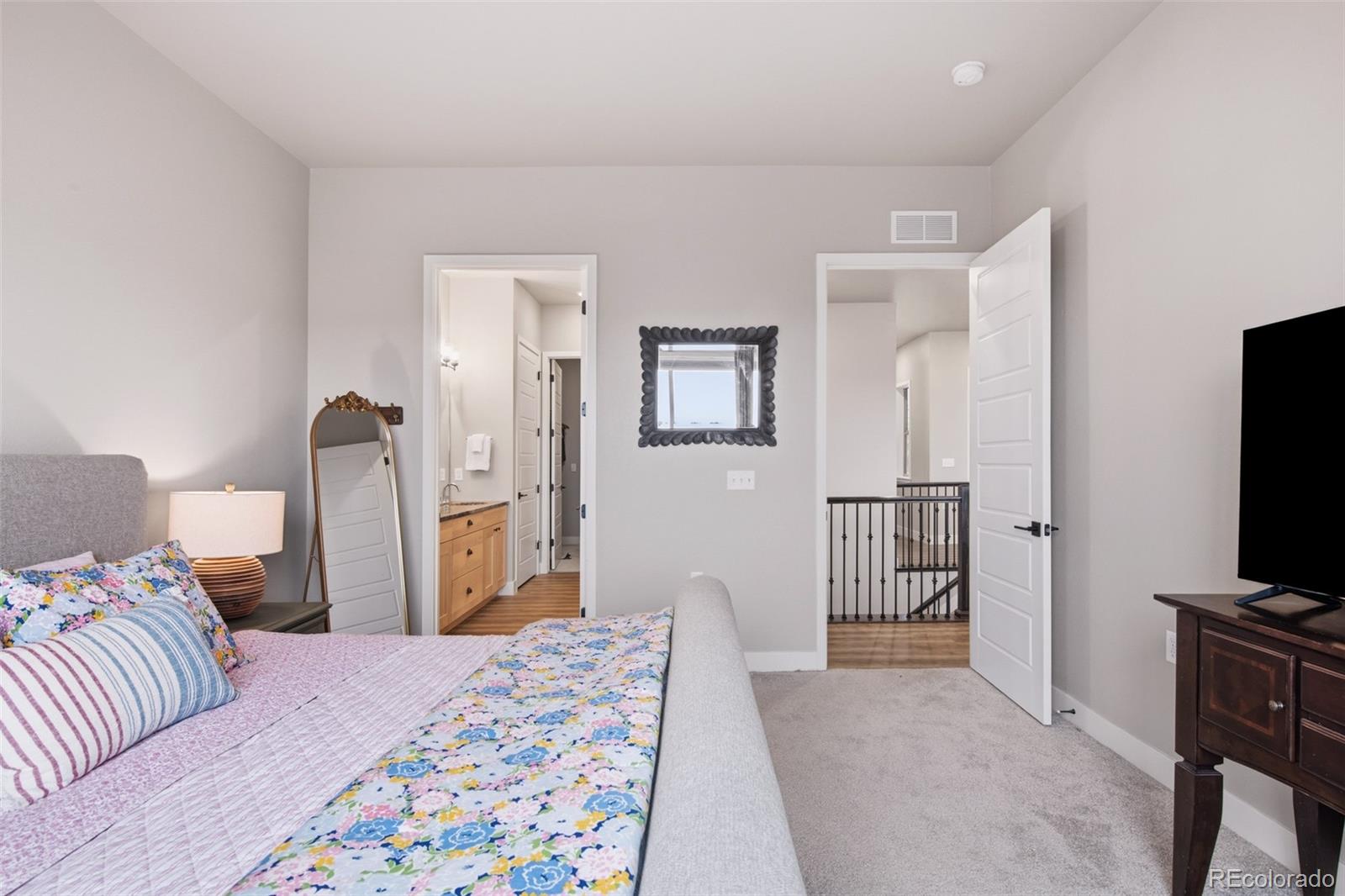 837 W 129th Place
