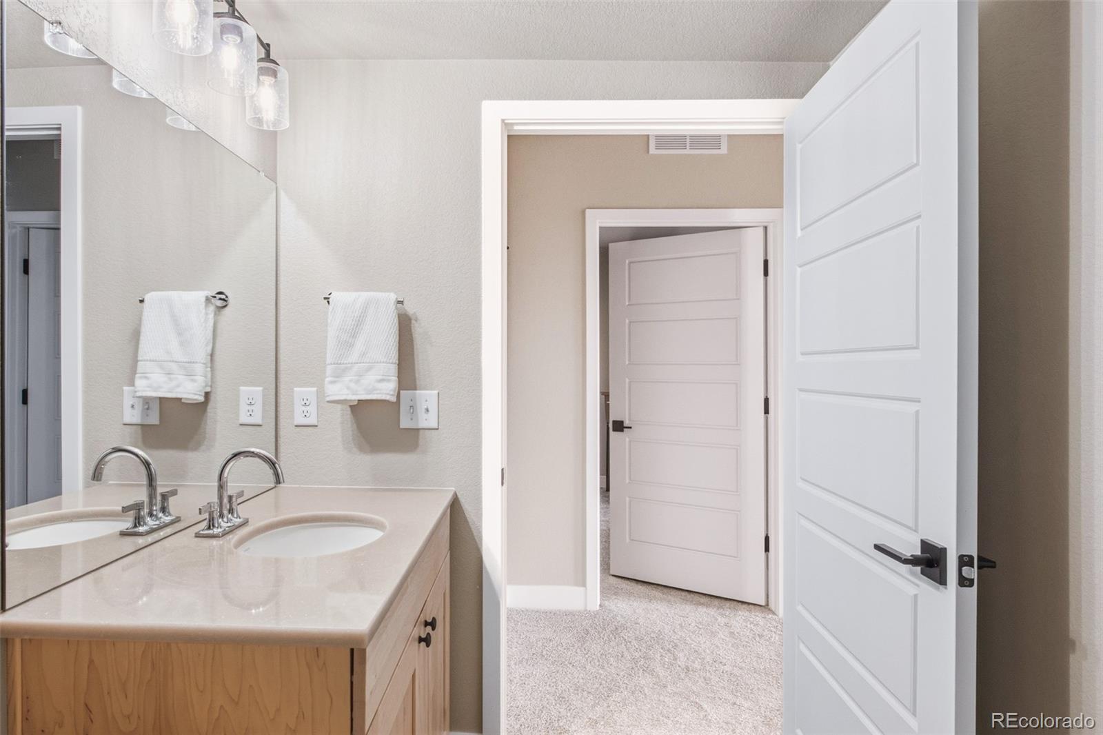 837 W 129th Place