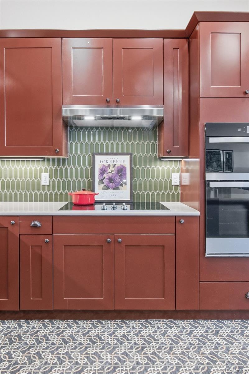 837 W 129th Place