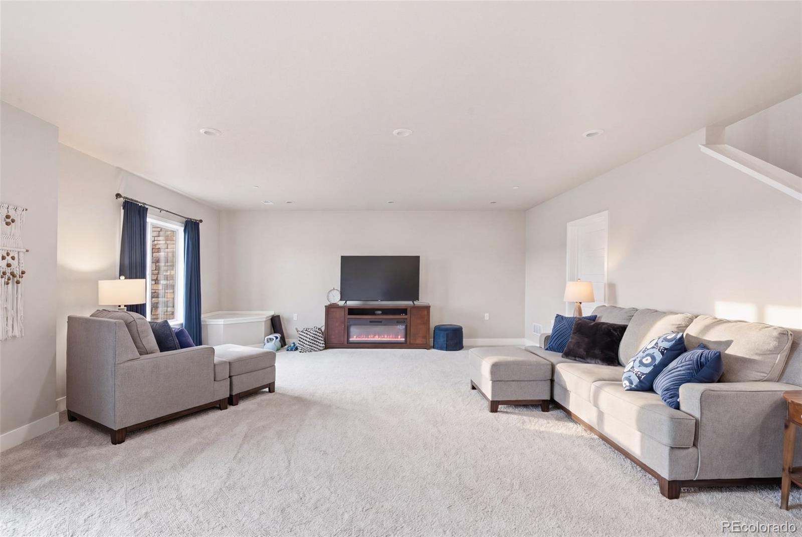 837 W 129th Place