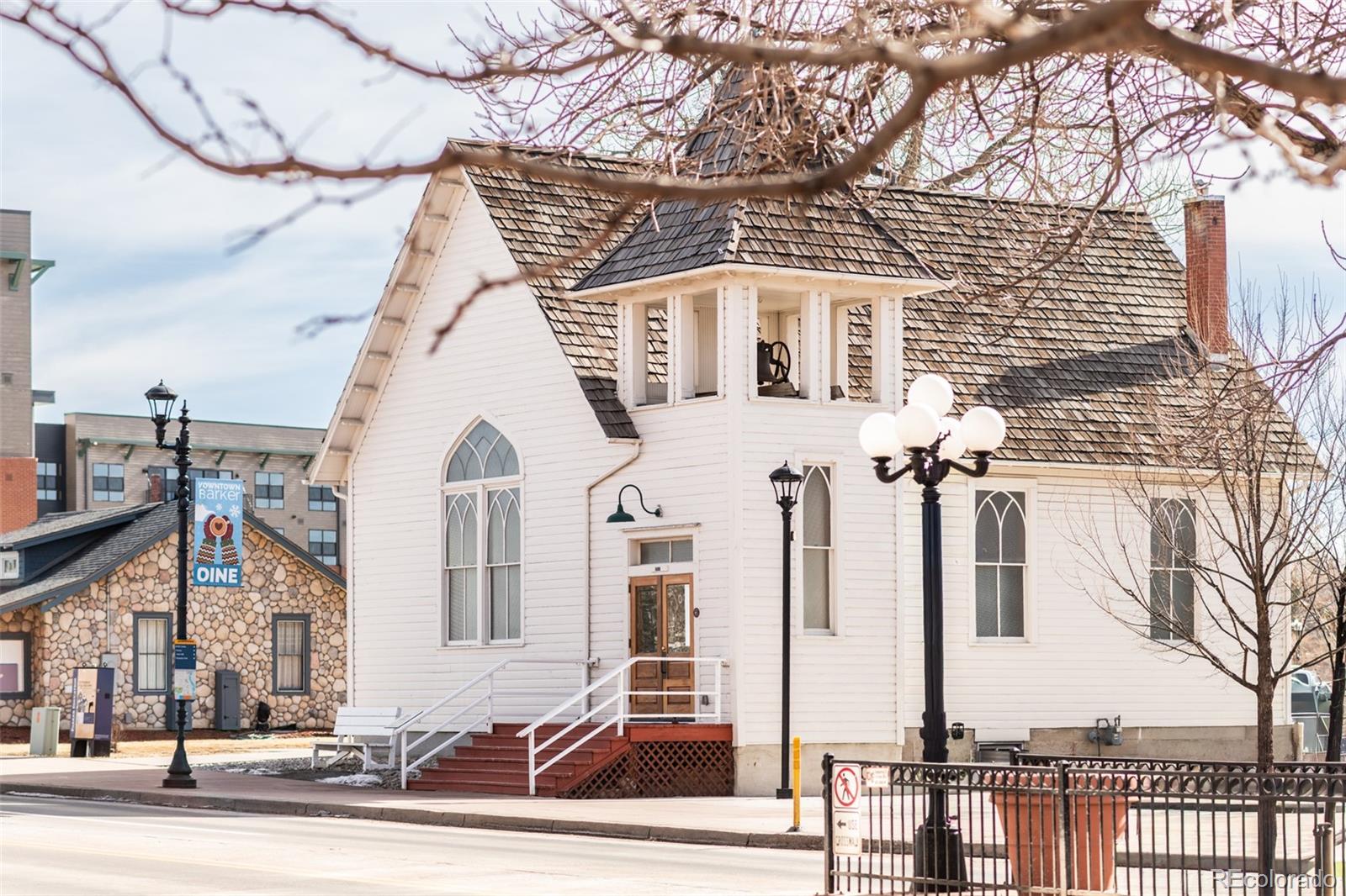 10846 Victorian Drive