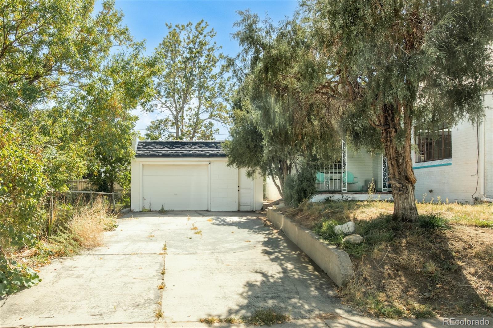 2526 W 44th Avenue
