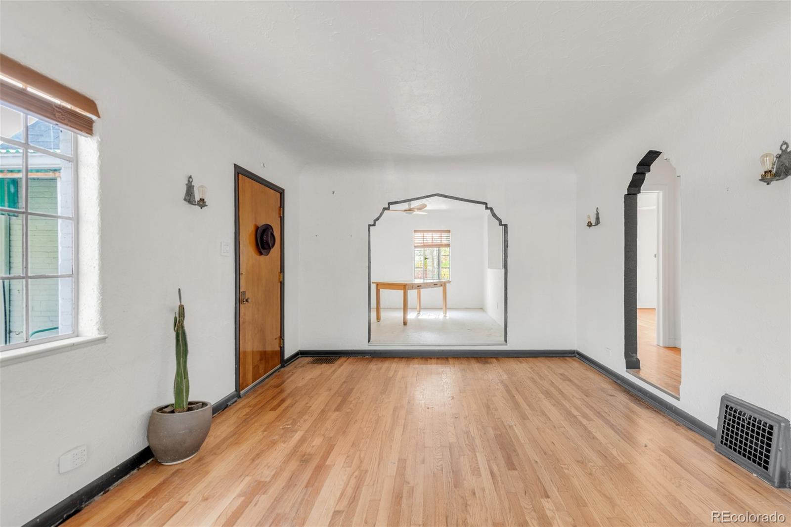 2526 W 44th Avenue
