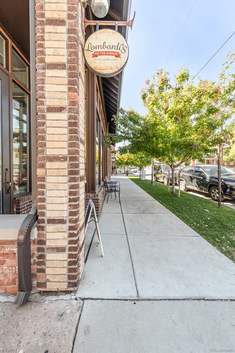 2526 W 44th Avenue