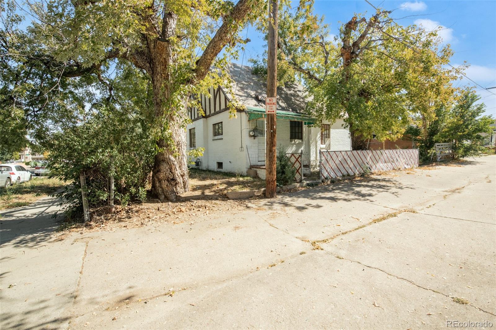 2526 W 44th Avenue