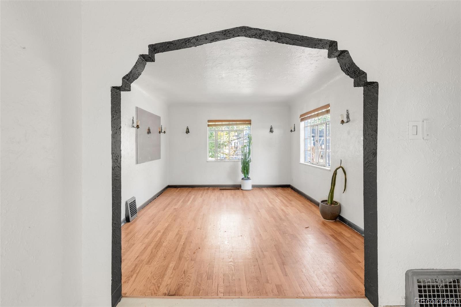 2526 W 44th Avenue