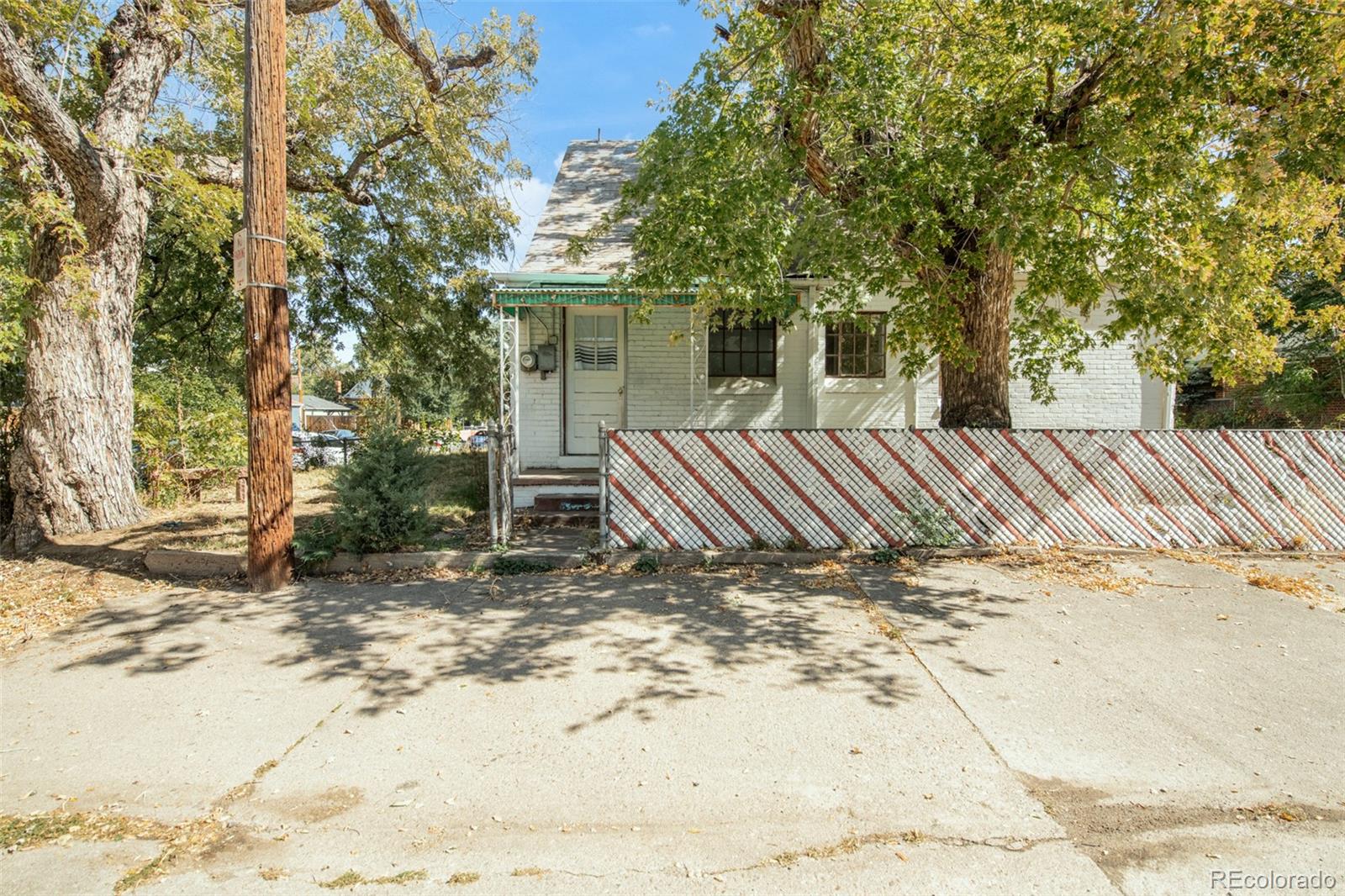 2526 W 44th Avenue