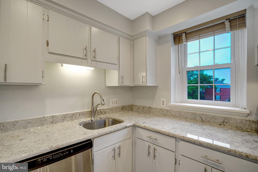 2873 S BUCHANAN STREET Unit: C2