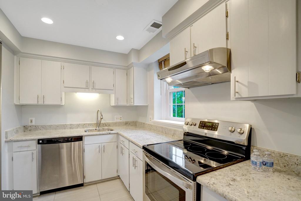 2873 S BUCHANAN STREET Unit: C2