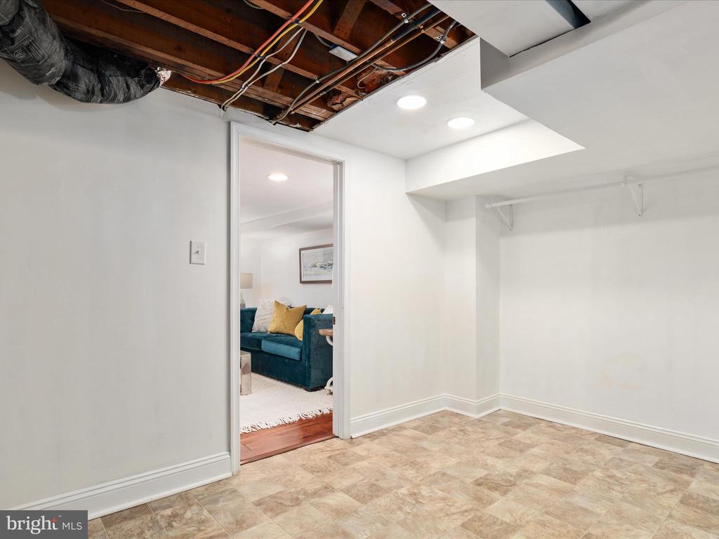 226 LYNHAVEN DRIVE