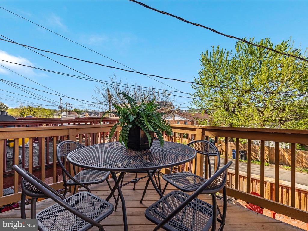 226 LYNHAVEN DRIVE