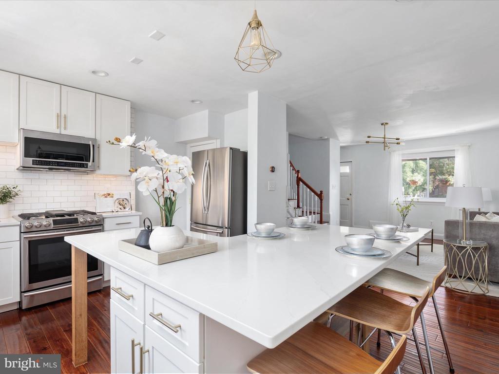226 LYNHAVEN DRIVE
