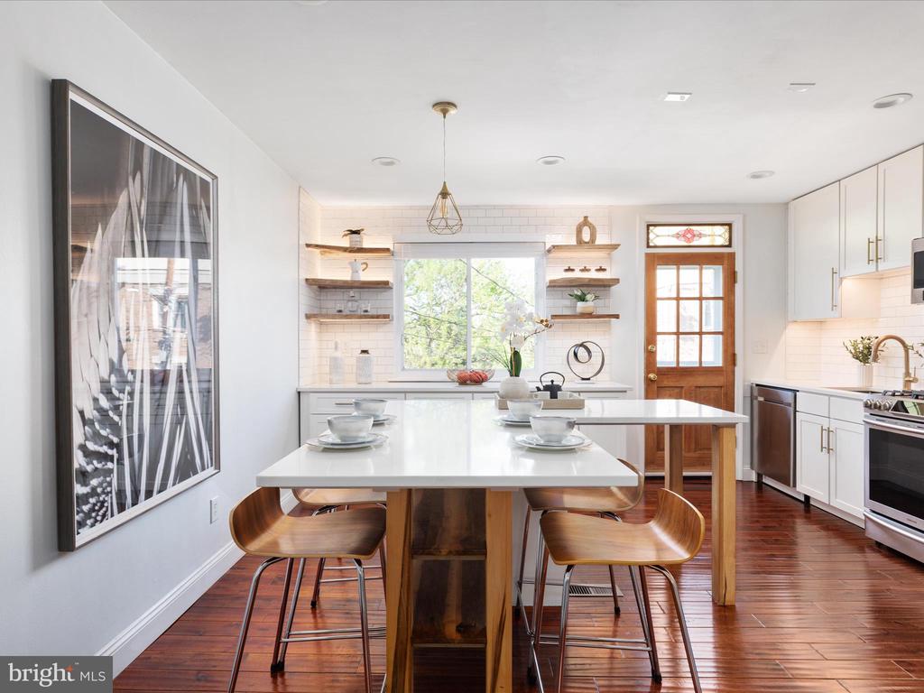 226 LYNHAVEN DRIVE