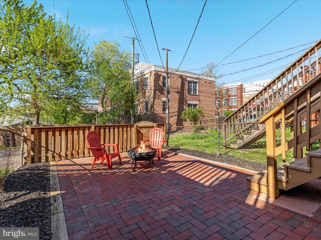 226 LYNHAVEN DRIVE