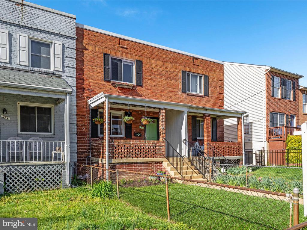 226 LYNHAVEN DRIVE