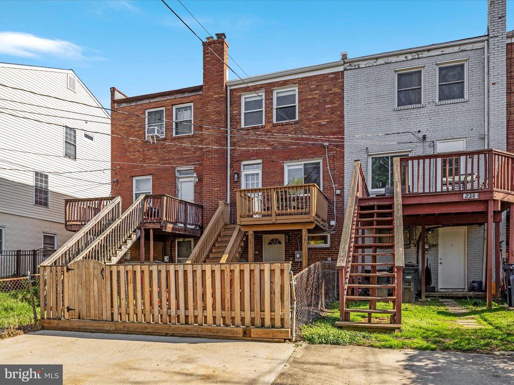 226 LYNHAVEN DRIVE