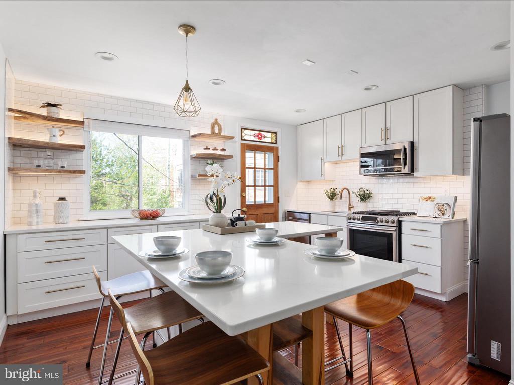 226 LYNHAVEN DRIVE