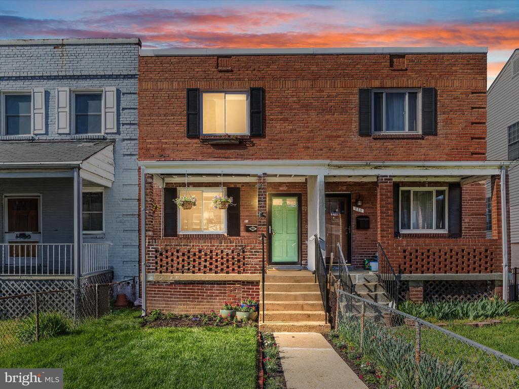 226 LYNHAVEN DRIVE