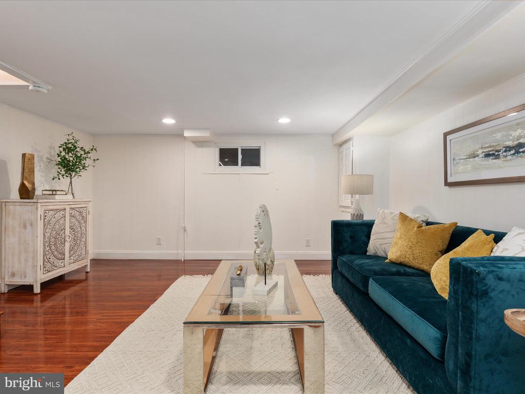 226 LYNHAVEN DRIVE