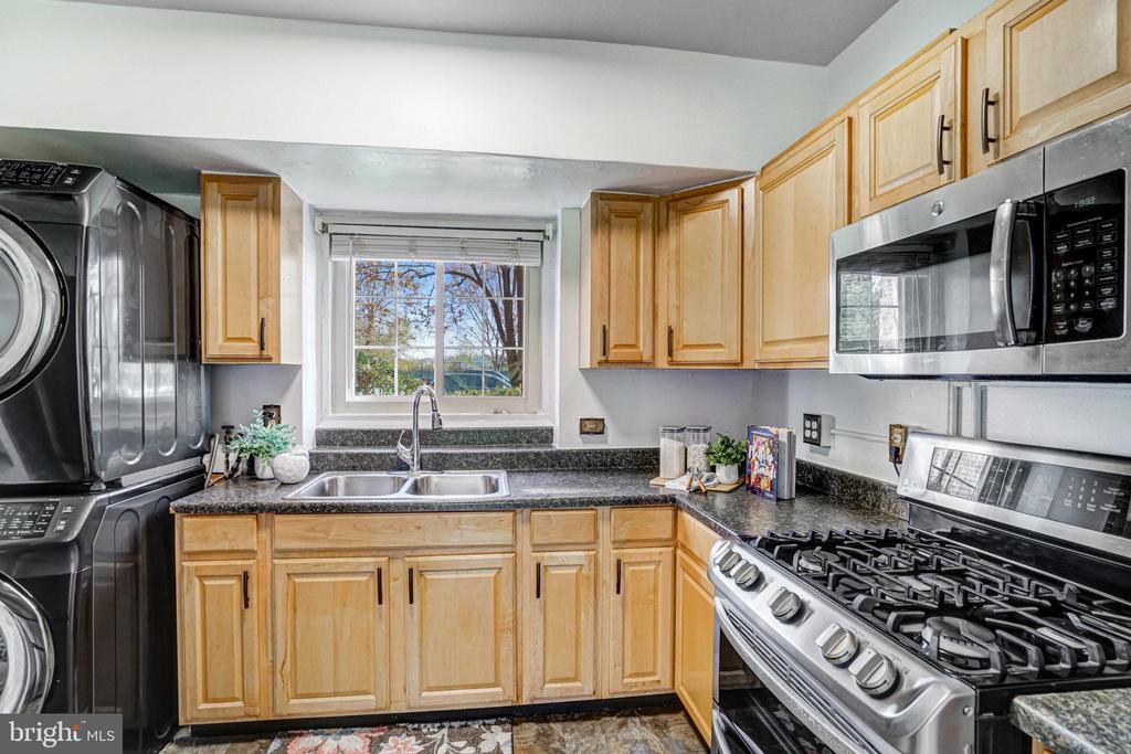 1405 MARTHA CUSTIS DRIVE