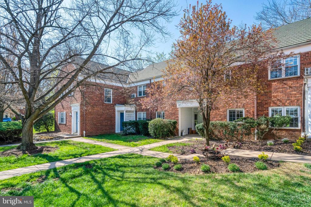 1405 MARTHA CUSTIS DRIVE