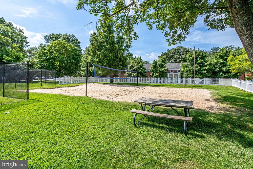 1405 MARTHA CUSTIS DRIVE