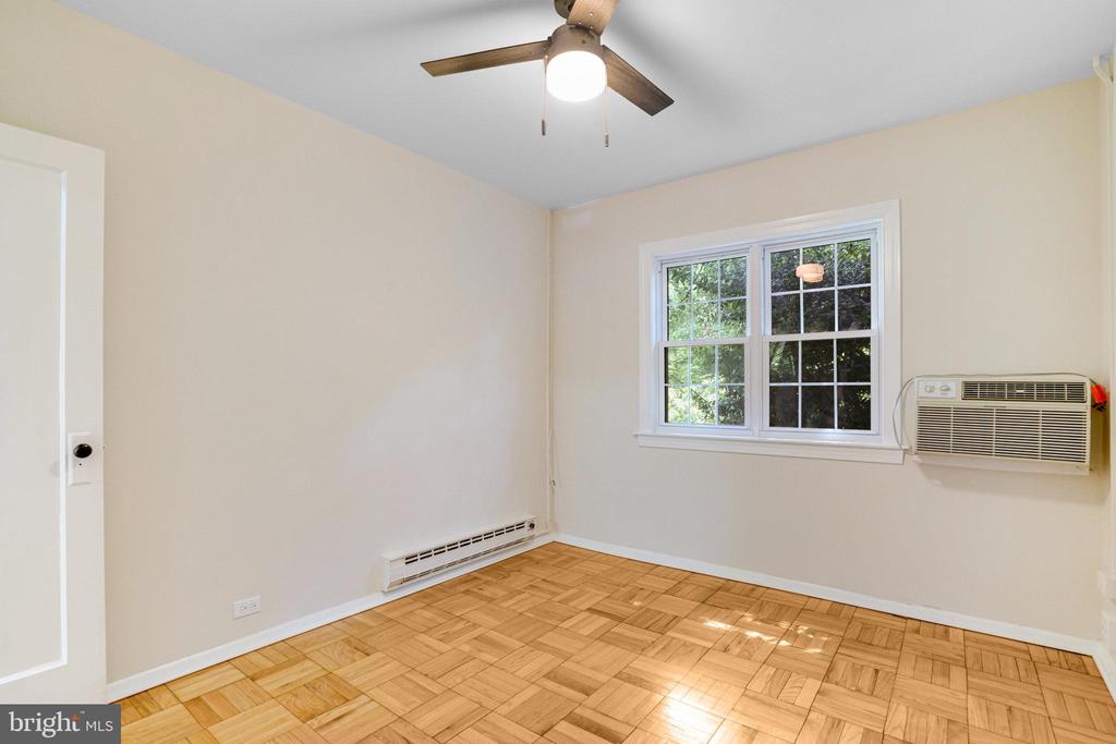 3736 GUNSTON ROAD